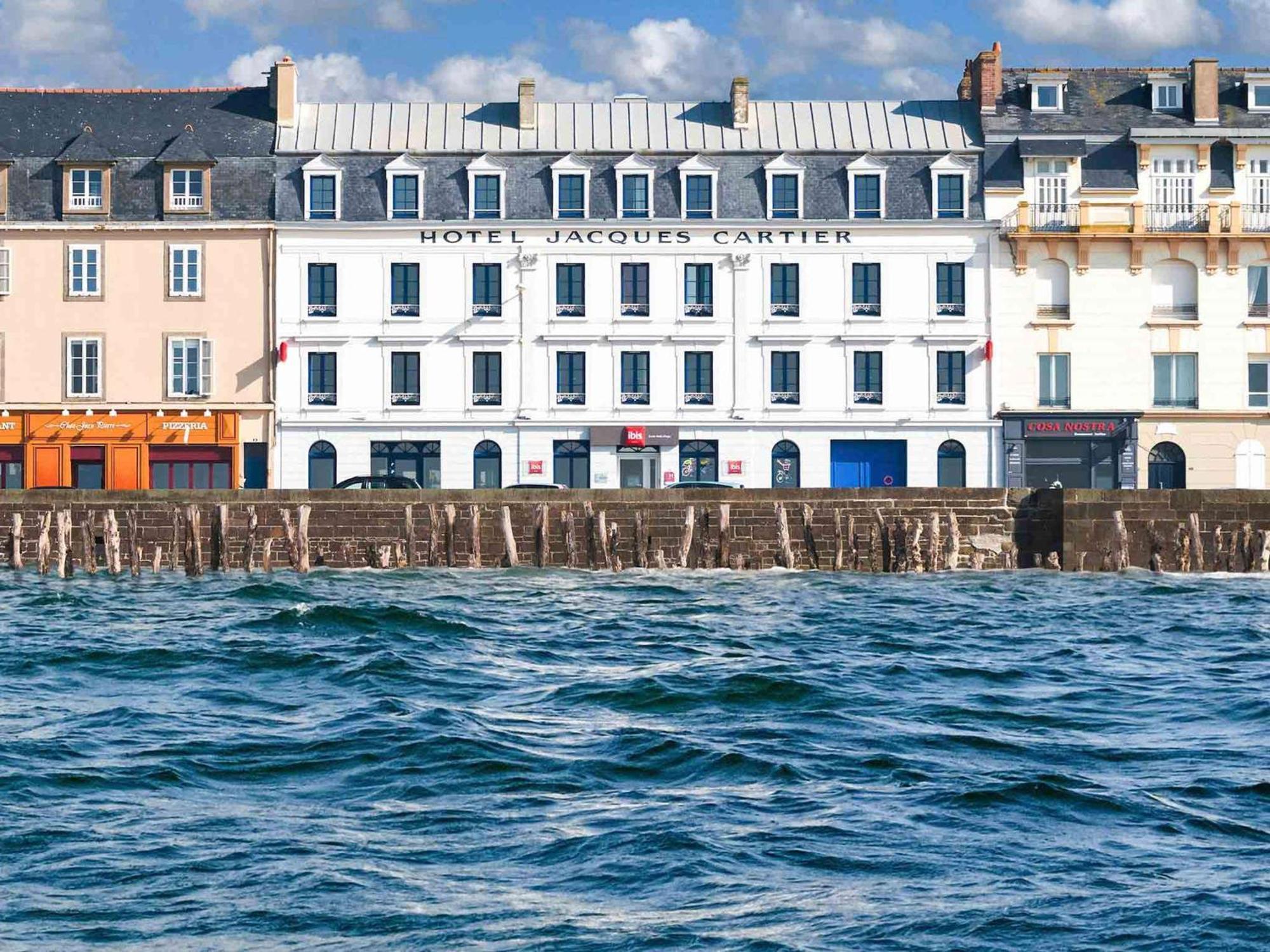 Ibis Saint Malo Plage Bagian luar foto
